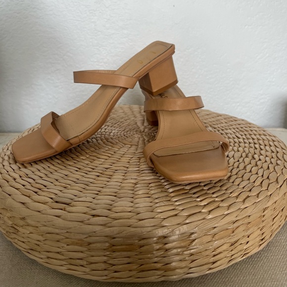 Lulus Fallyn Naked Hazelnut Mules - Picture 3 of 6